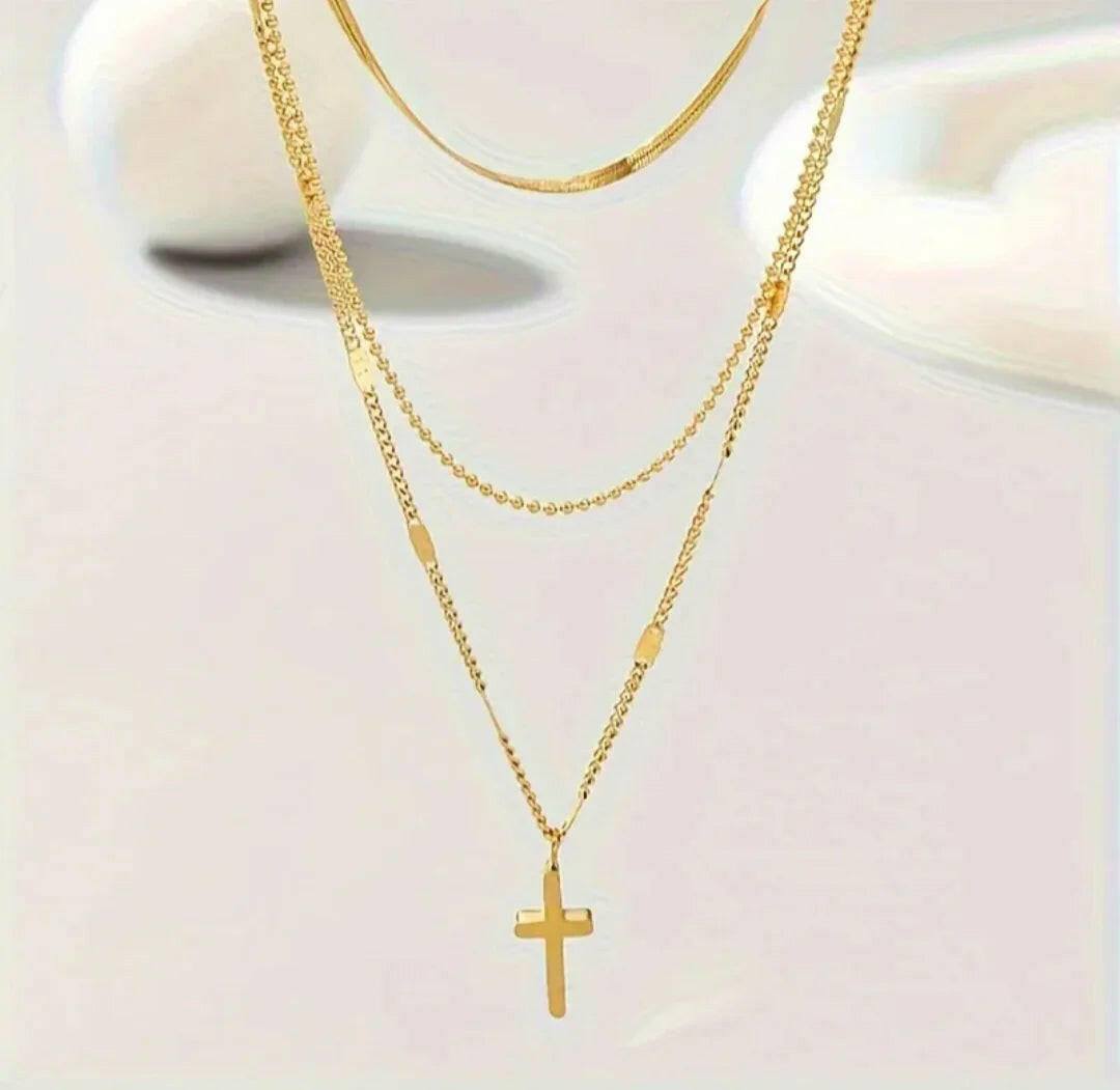 Elegante 3-lagige Halskette mit Kreuzanhänger – 18K vergoldet - by-grace.store