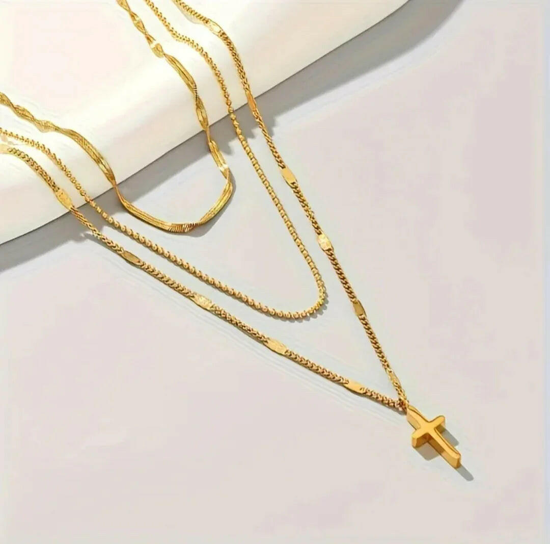 Elegante 3-lagige Halskette mit Kreuzanhänger – 18K vergoldet - by-grace.store