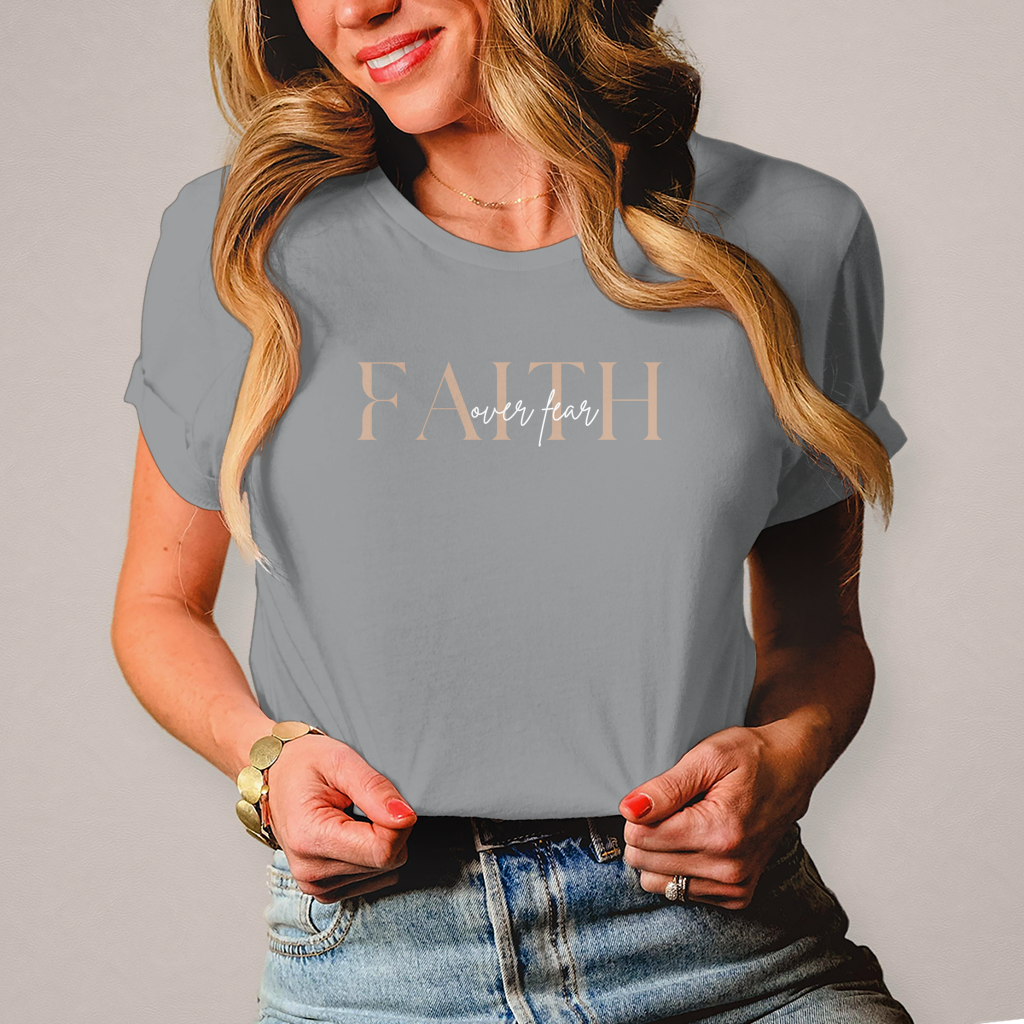 Damen T-Shirt Faith over Fear | Christliches Shirt – By Grace