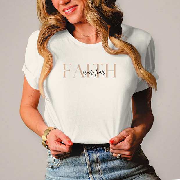 Damen T-Shirt Faith over Fear | Christliches Shirt – By Grace
