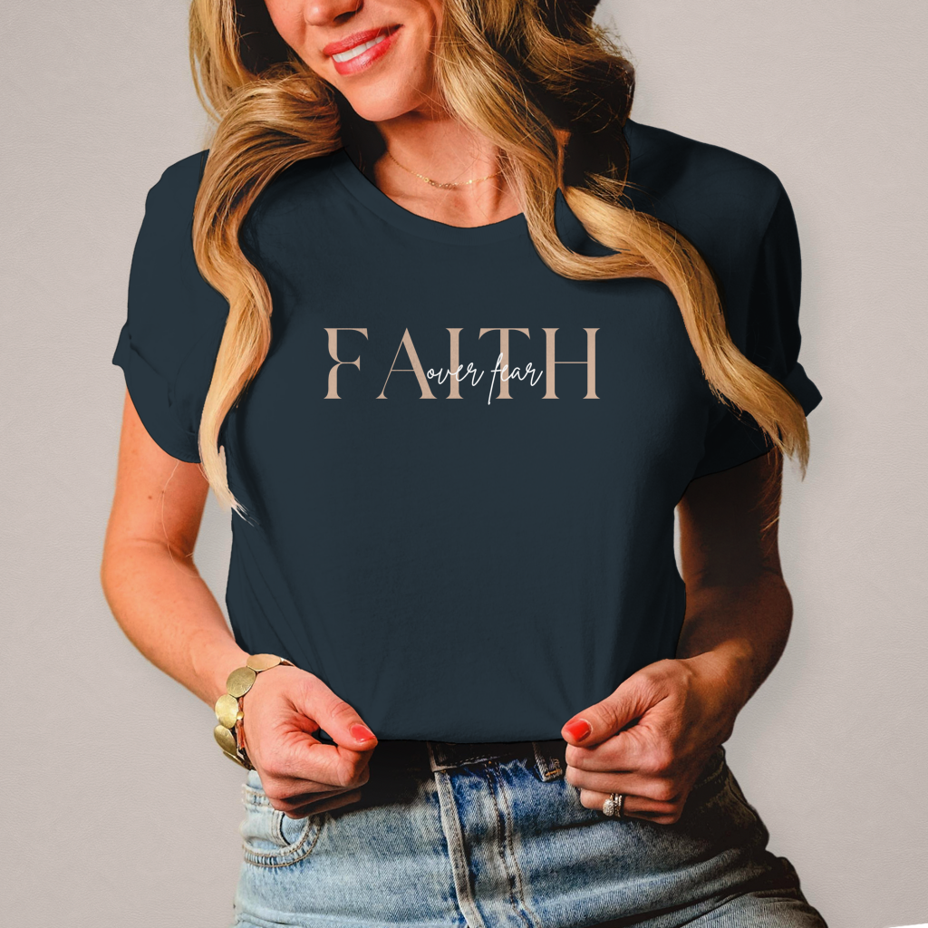 Damen T-Shirt Faith over Fear | Christliches Shirt – By Grace