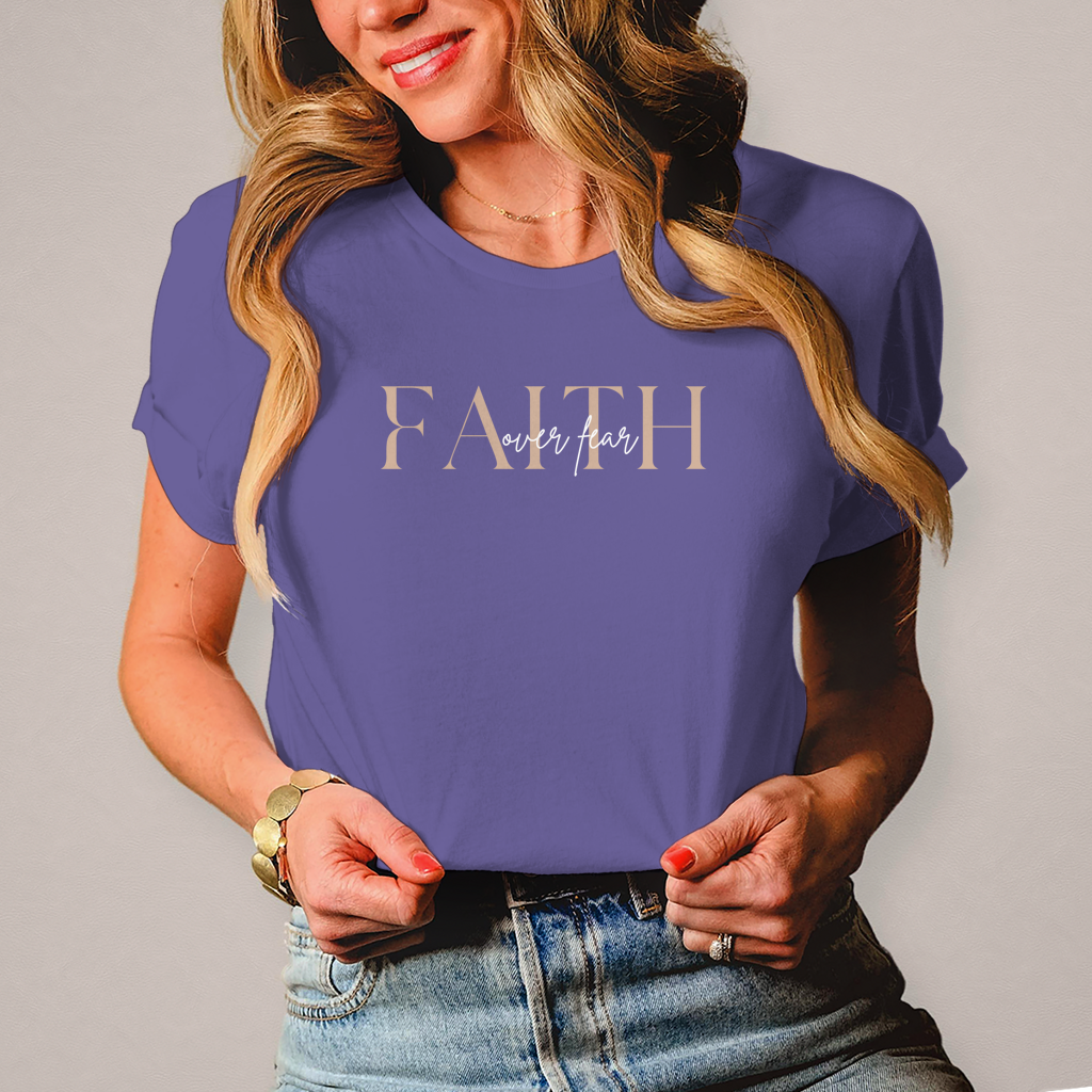 Damen T-Shirt Faith over Fear | Christliches Shirt – By Grace