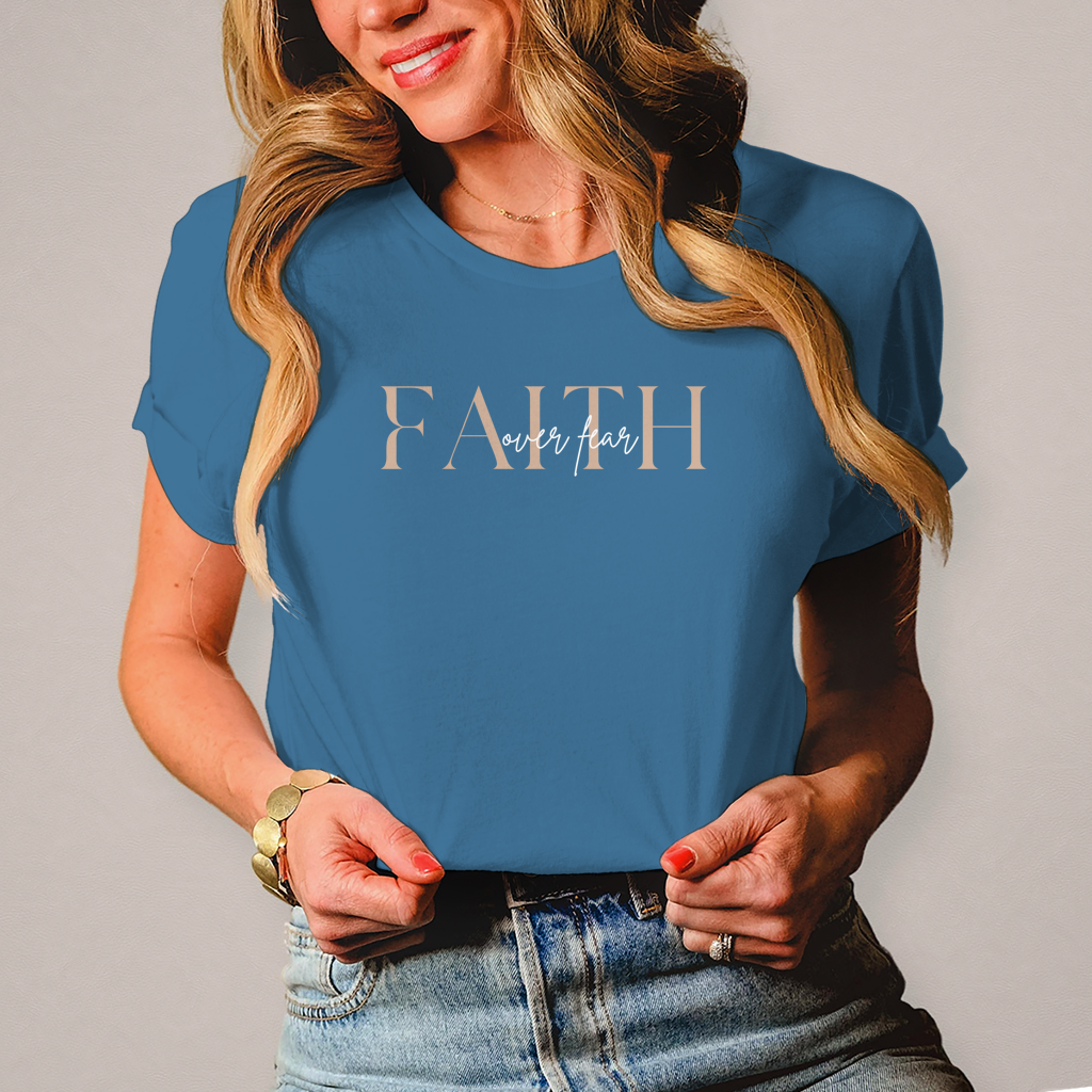 Damen T-Shirt Faith over Fear | Christliches Shirt – By Grace