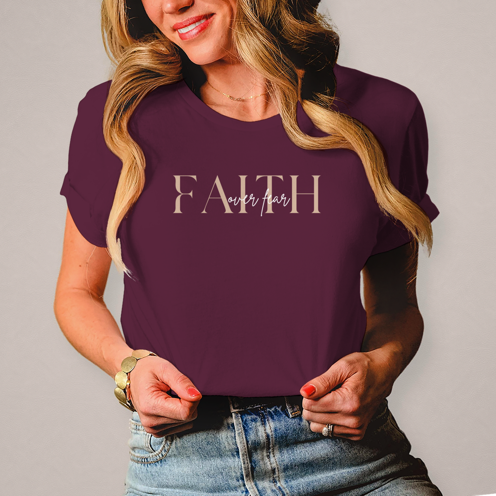 Damen T-Shirt Faith over Fear | Christliches Shirt – By Grace