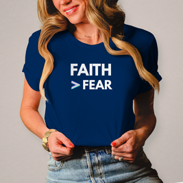 Faith > Fear Damen T-Shirt – Christliches Frauen-Shirt mit Botschaft | by-grace.store