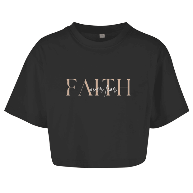 Damen Oversize Crop Top "Faith over Fear" - by-grace.store