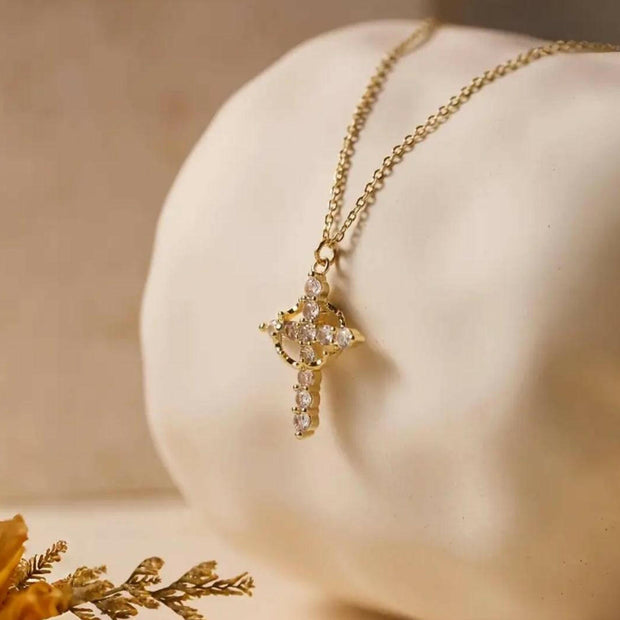 Kreuzkette mit Krone - by-grace.store