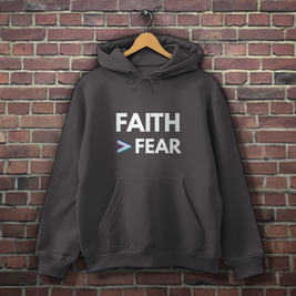 Herren Hoodie Faith > Fear – Christlicher Hoodie mit Glaubensbotschaft | by-grace.store