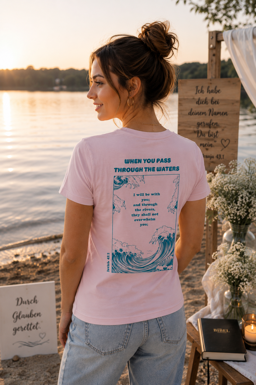 Christliches Damen T-Shirt „Through the Waters“ – Jesaja 43,2 Faith Shirt
