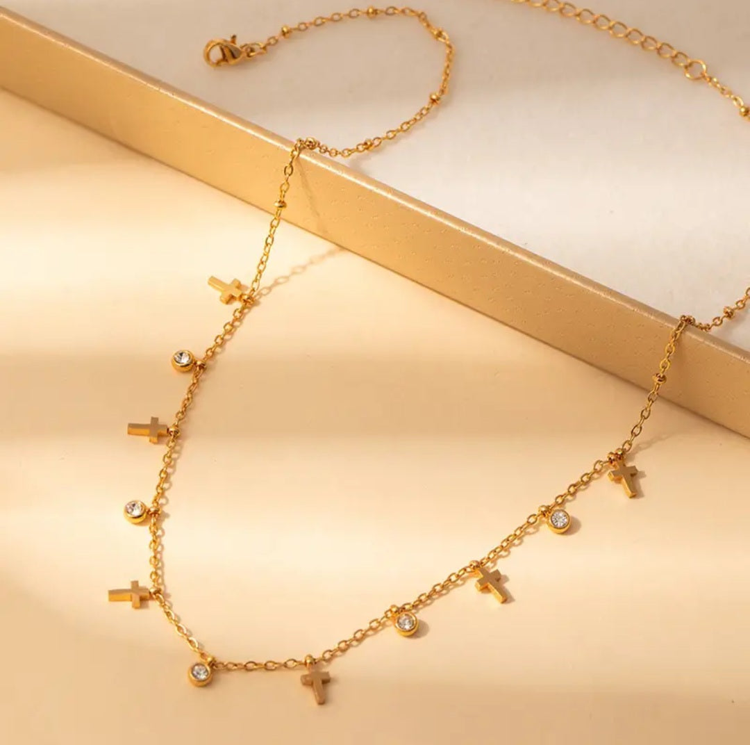 Zarte Kreuzkette Damen – Vergoldeter Edelstahl | Christlicher Schmuck by-grace.store