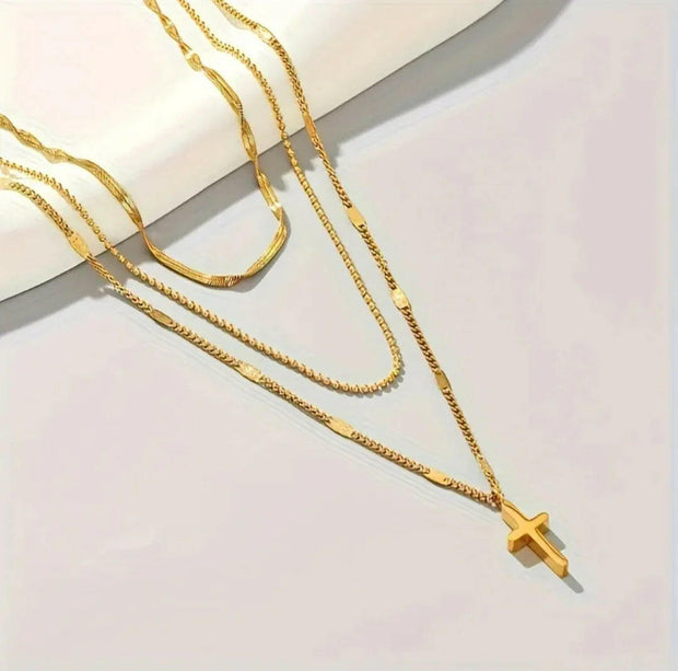 Elegante 3-lagige Halskette mit Kreuzanhänger – 18K vergoldet - by-grace.store